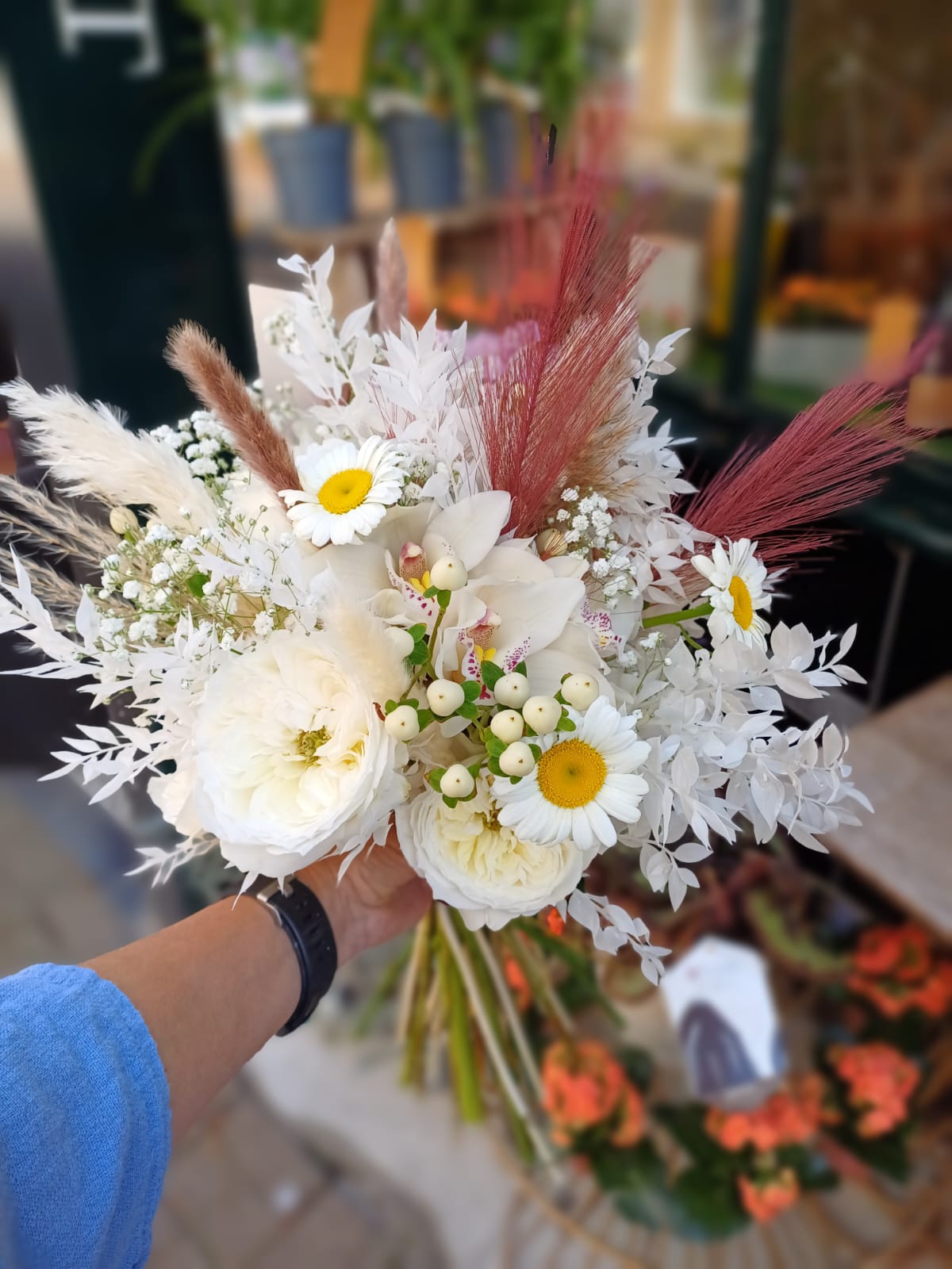 Wedding flowers from Dingles Florist in Barnstaple