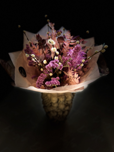 English Dried Flower Bouquet - Using dried flowers from Shropshire only, this product supports our ethos at Dingles of reducing air-miles! Let us create a bouquet that Mum can keep for longer this Mother’s Day. Just place your colour pallet of choice in the ‘special requests’ box upon check out.